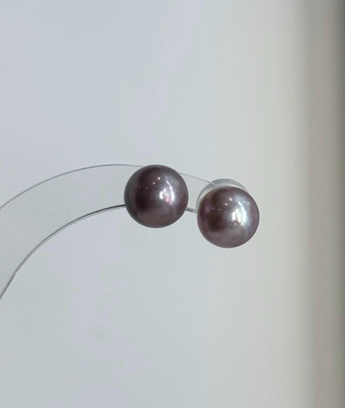 Rose lavender pearl pendant with a sterling silver setting.