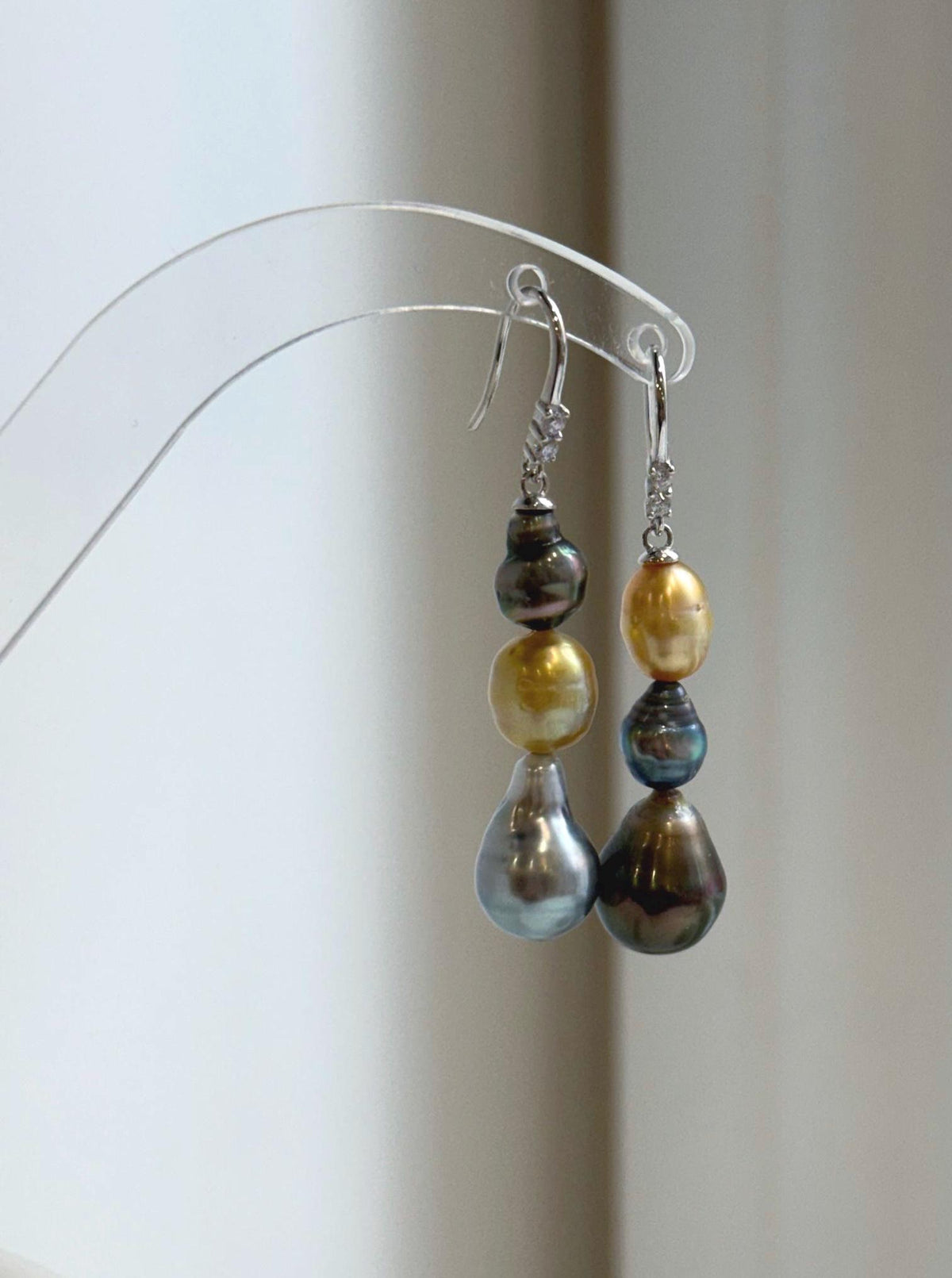 Multicolor ocean pearl drop earrings with S925 sterling silver hooks.