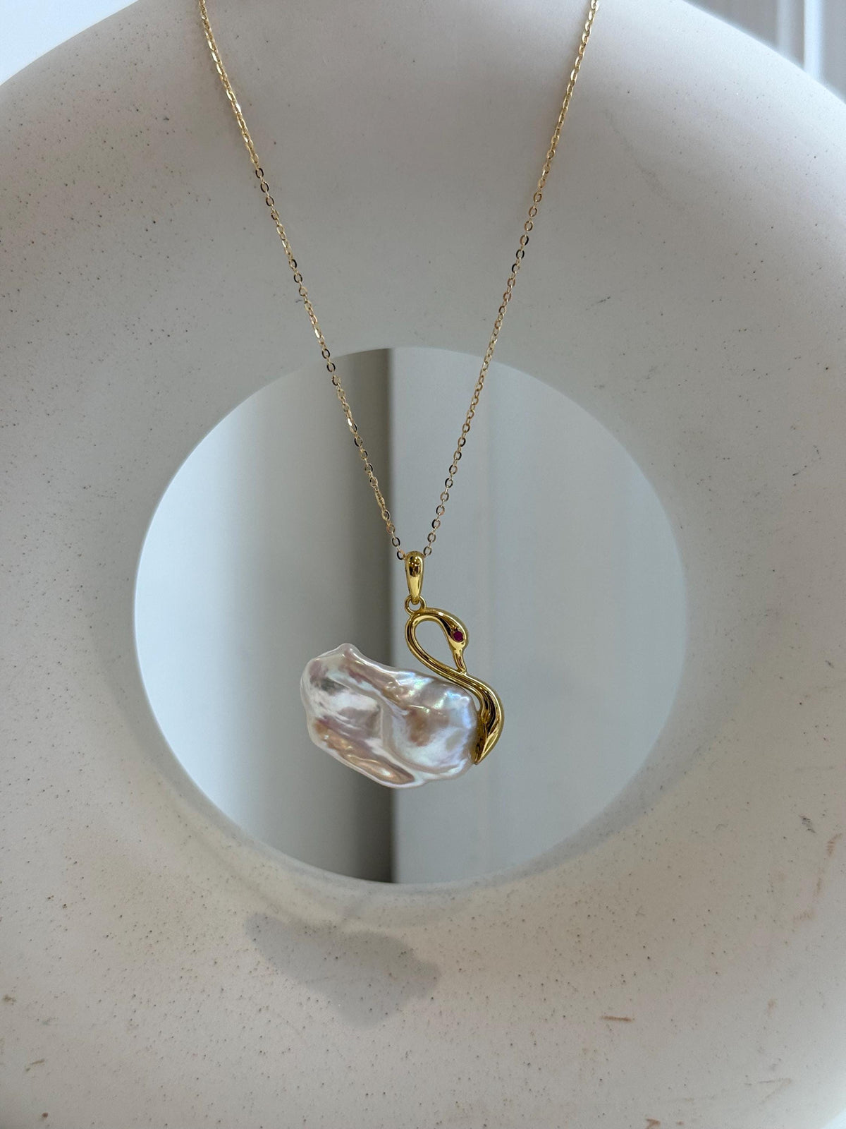 White baroque pearl swan pendant in gold-tone S925 sterling silver.
