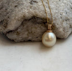 South Sea pearl pendant featuring warm golden tones.