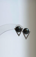 S925 sterling silver earrings featuring dark pearls and crystal accents.