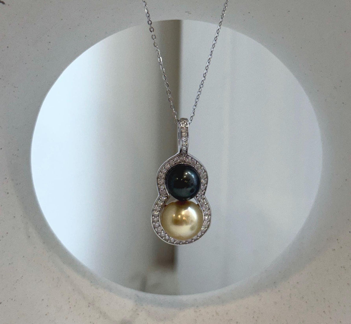 Double pearl gourd pendant with South Sea and Tahitian pearls in S925 sterling silver.