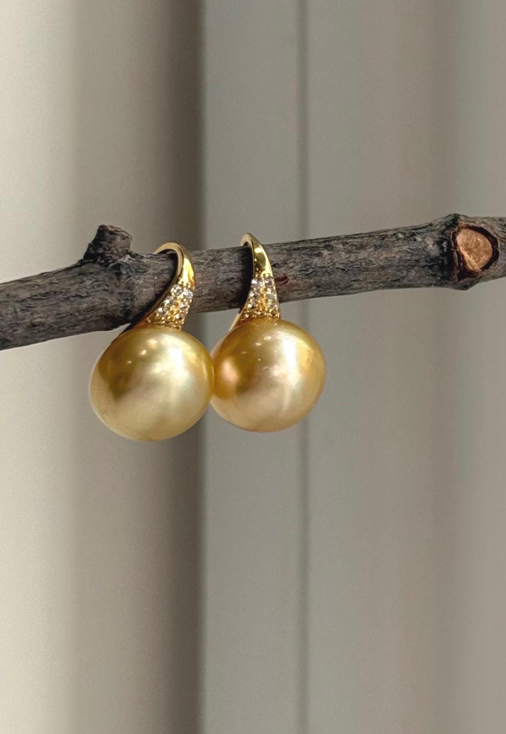 Deep tea golden pearl earrings with S925 sterling silver hooks.