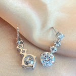 D/VVS1 moissanite earrings with eight round brilliant stones set in S925 sterling silver.