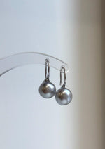 Tahitian pearl earrings with S925 silver high heel hooks