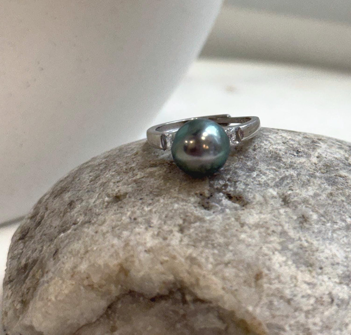 Vintage style Tahitian pearl ring with rich peacock green coloring.