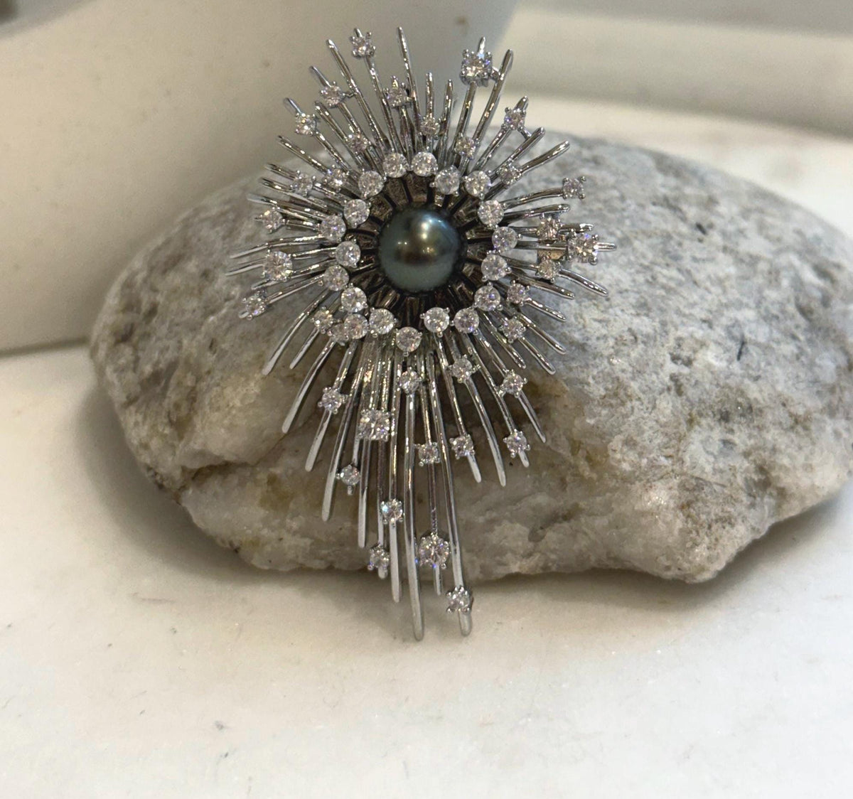 Convertible Tahitian pearl jewelry designed as both a brooch and pendant