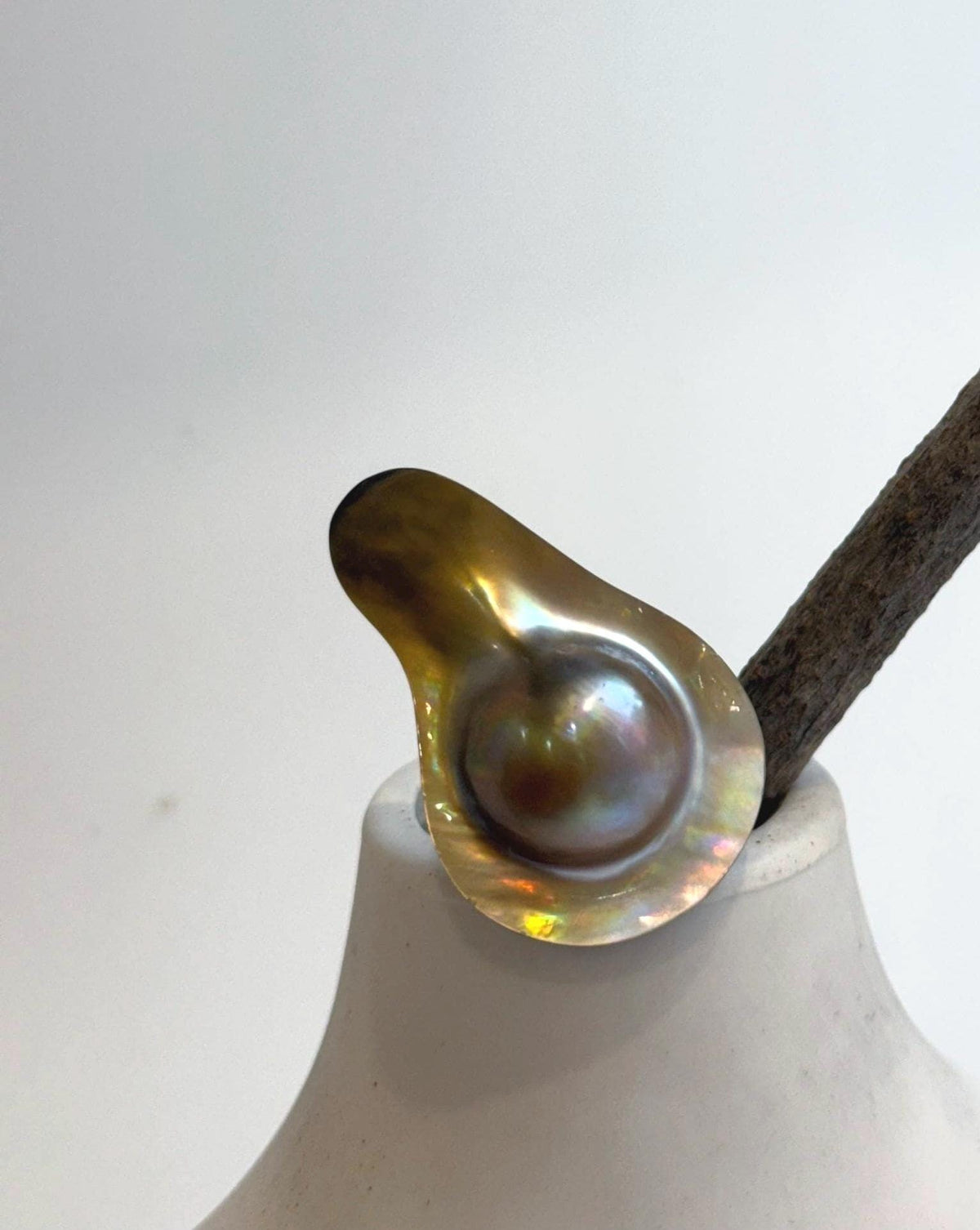 Elly’s 23.1 × 37mm Rainbow Iridescent Gold Mabe Pearl Statement Ring | Genuine Saltwater Pearl | Extreme Luster | S925 Sterling Silver