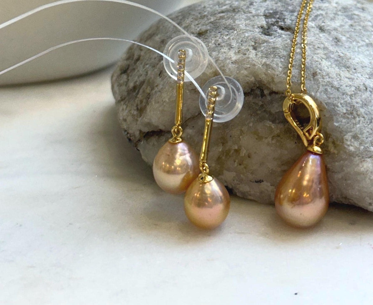 Peach gold pearl pendant necklace and earrings in S925 sterling silver with mirror luster.