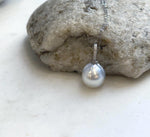 Australian South Sea pearl pendant with a luminous white body color and soft silver overtones.
