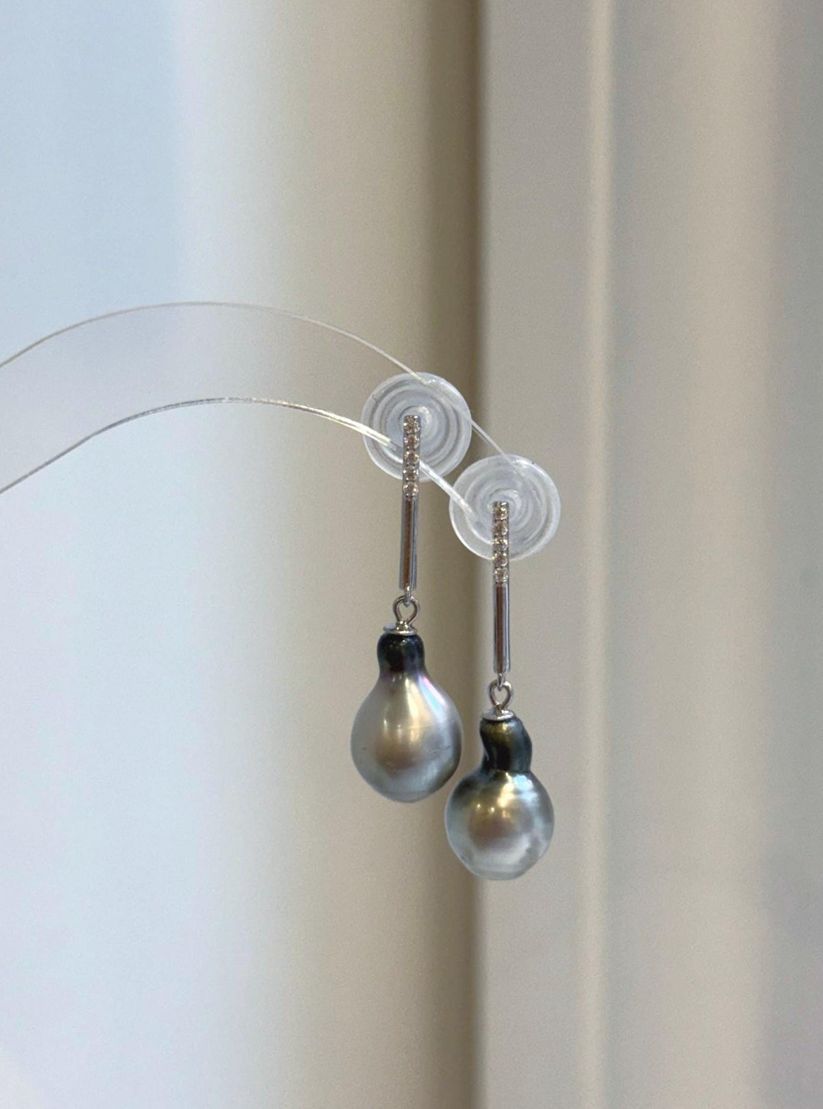 Silver gray Tahitian pearl drop earrings with S925 sterling silver bars