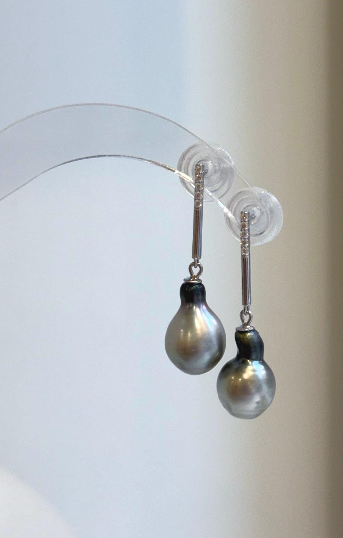 S925 sterling silver earrings with dangling Tahitian pearls