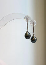 Sterling silver pearl dangle earrings showcasing the lustre of 9mm Hunter Ocean pearls.