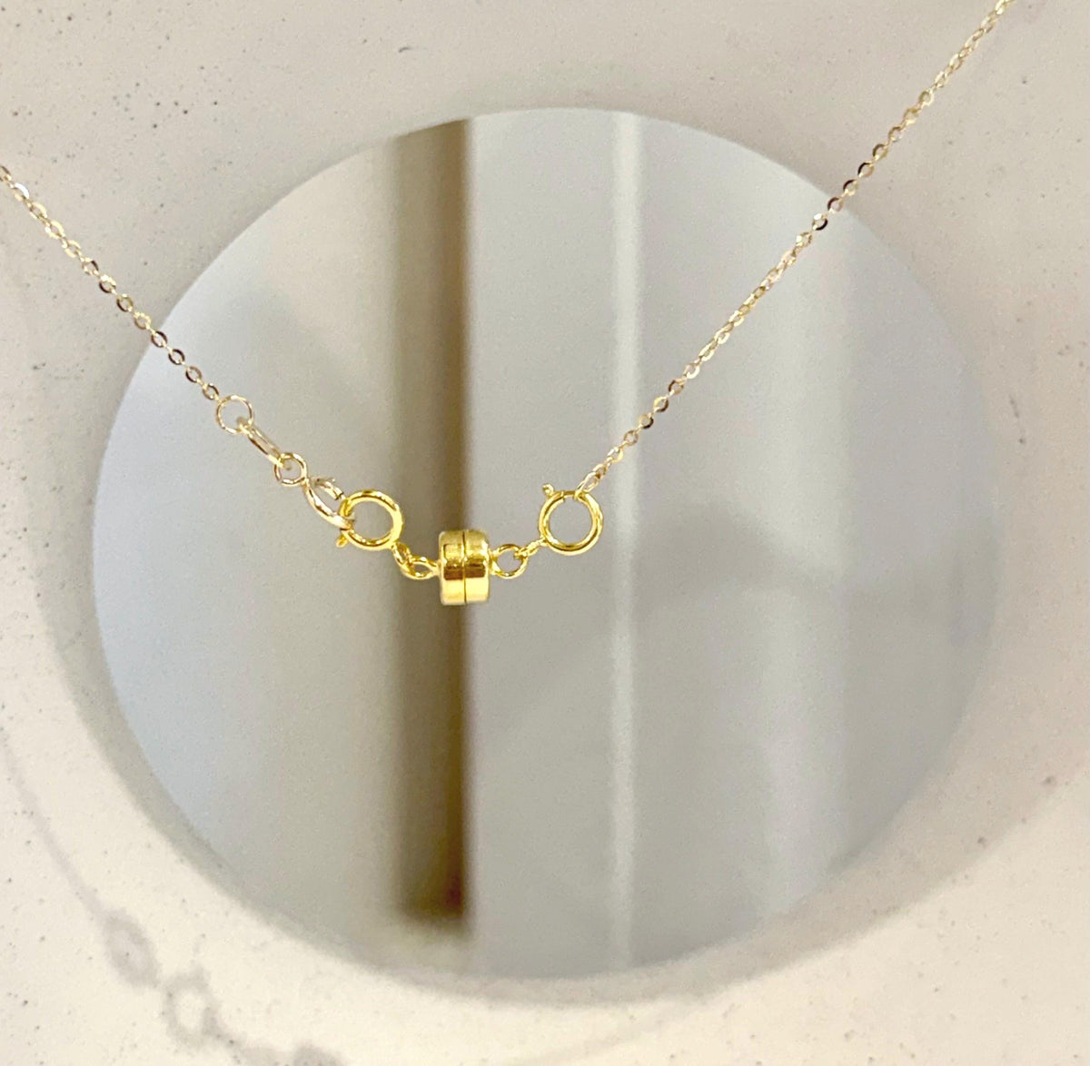 Butterfly pendant necklace combining a lustrous Edison pearl and S925 sterling silver.