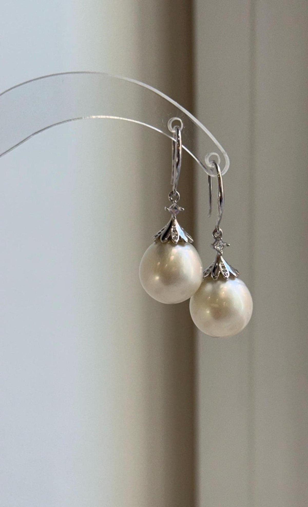 Australian South Sea pearl earrings measuring 3.7cm in total length.