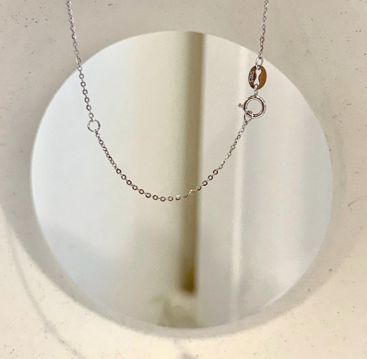 S925 sterling silver pendant showcasing a lustrous Australian saltwater pearl.