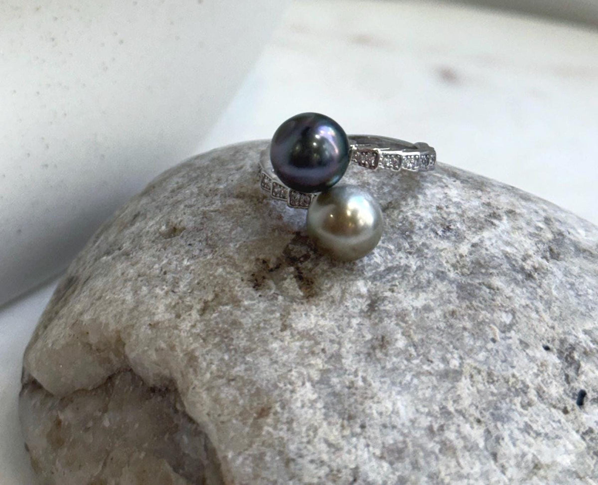 Tahitian saltwater pearl ring with taupe green coloring and a double pearl design.