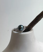 8.7mm peacock green Tahitian ocean pearl ring in S925 sterling silver.