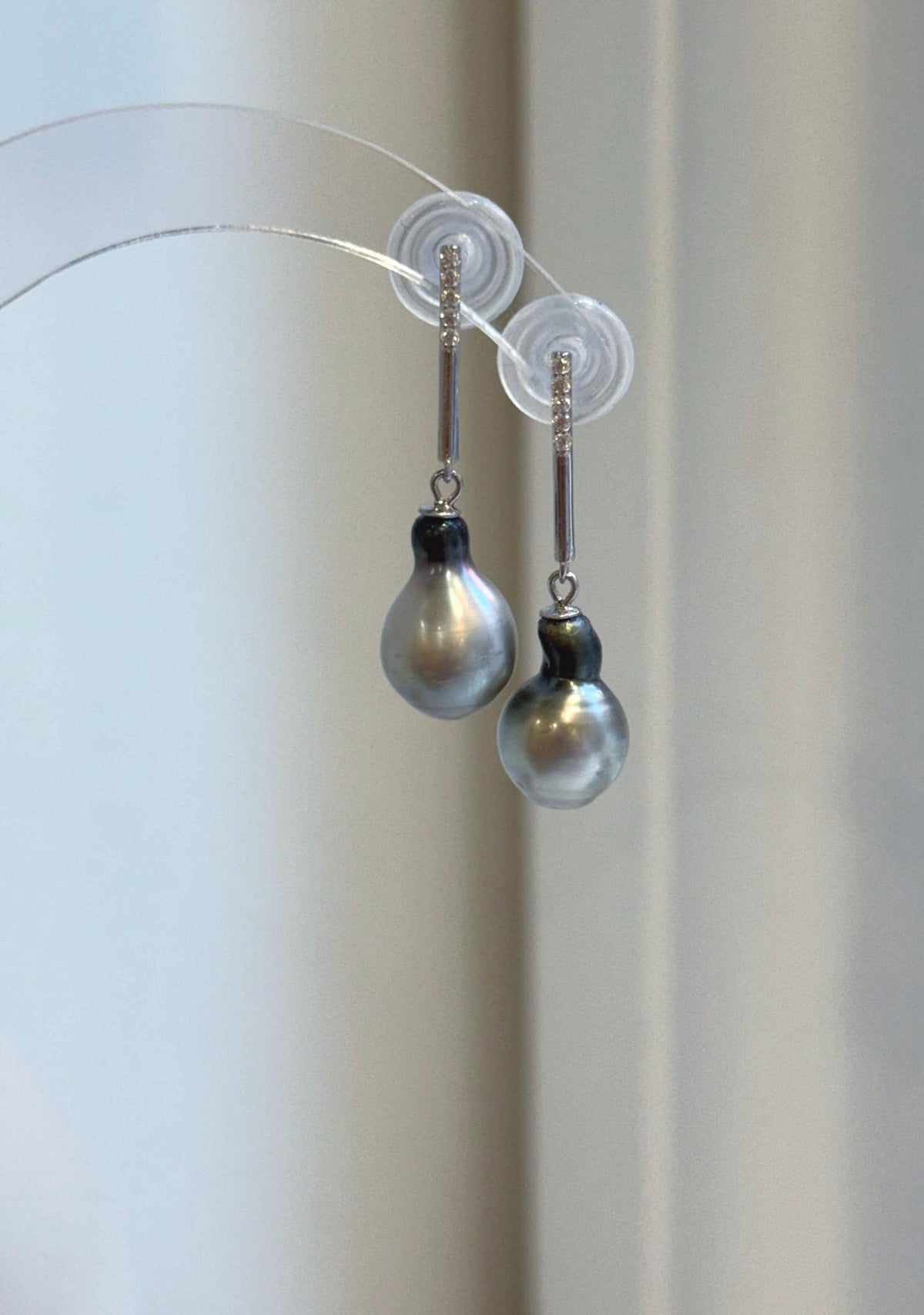 Elegant silver gray pearl earrings with minimalist sterling silver bars