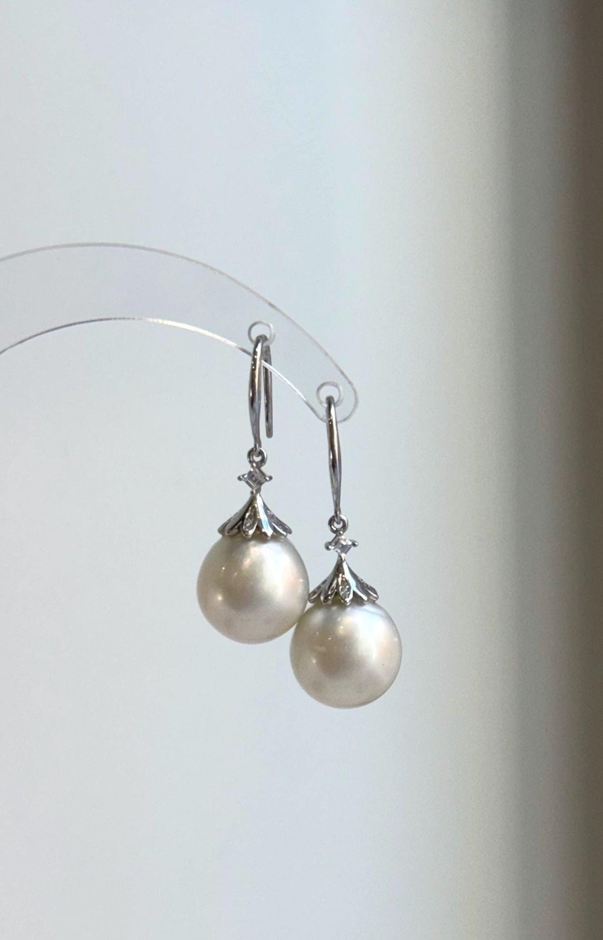 Australian South Sea pearl earrings measuring 3.7cm in total length.