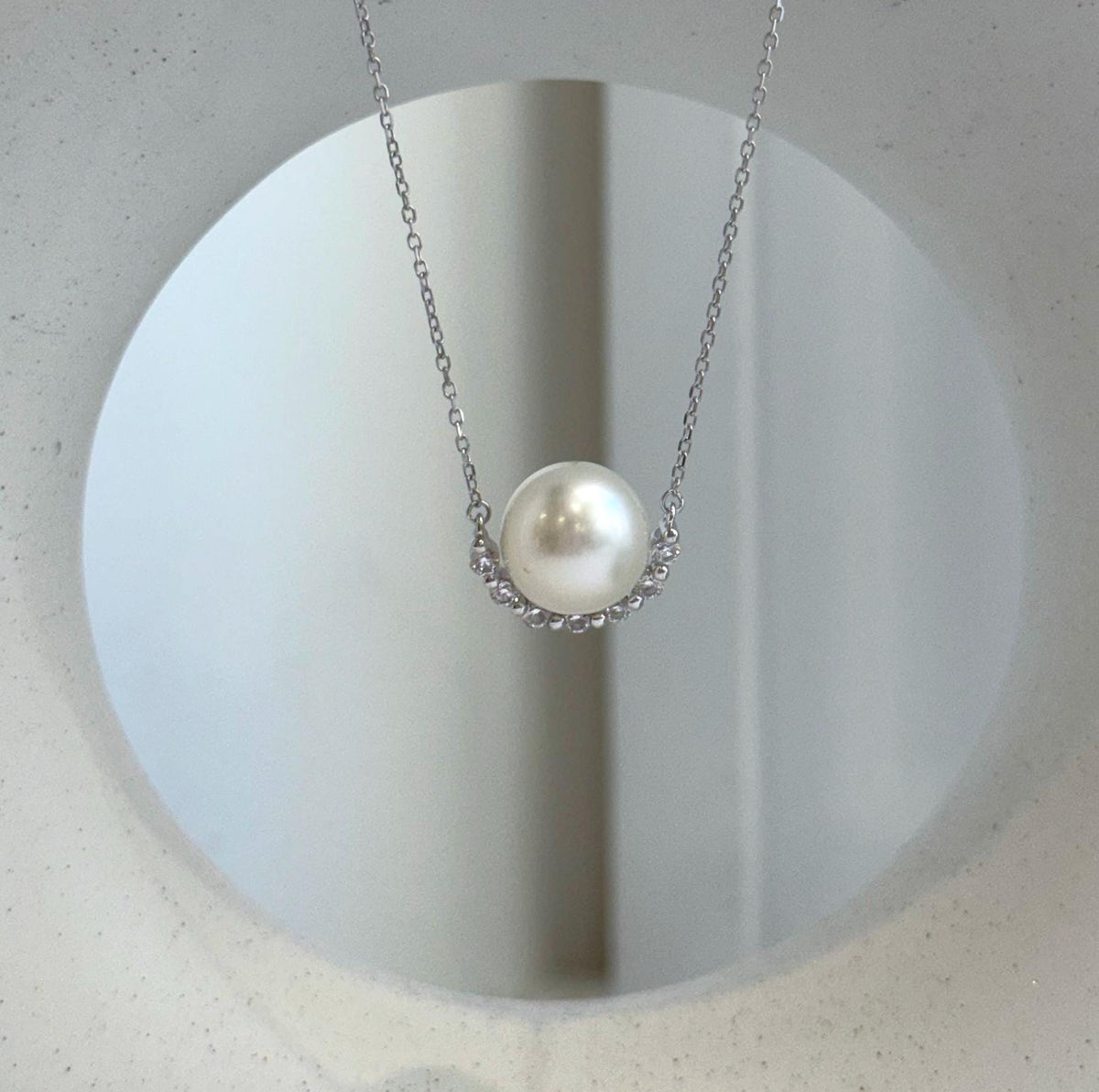 11.1mm white South Sea pearl pendant necklace with a sparkling crescent design in S925 sterling silver.