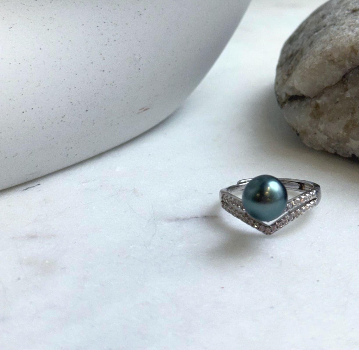 Elly’s 8.7mm Peacock Green Tahitian Ocean Pearl Ring | Genuine Saltwater Pearl | Mirror Luster | S925 Sterling Silver