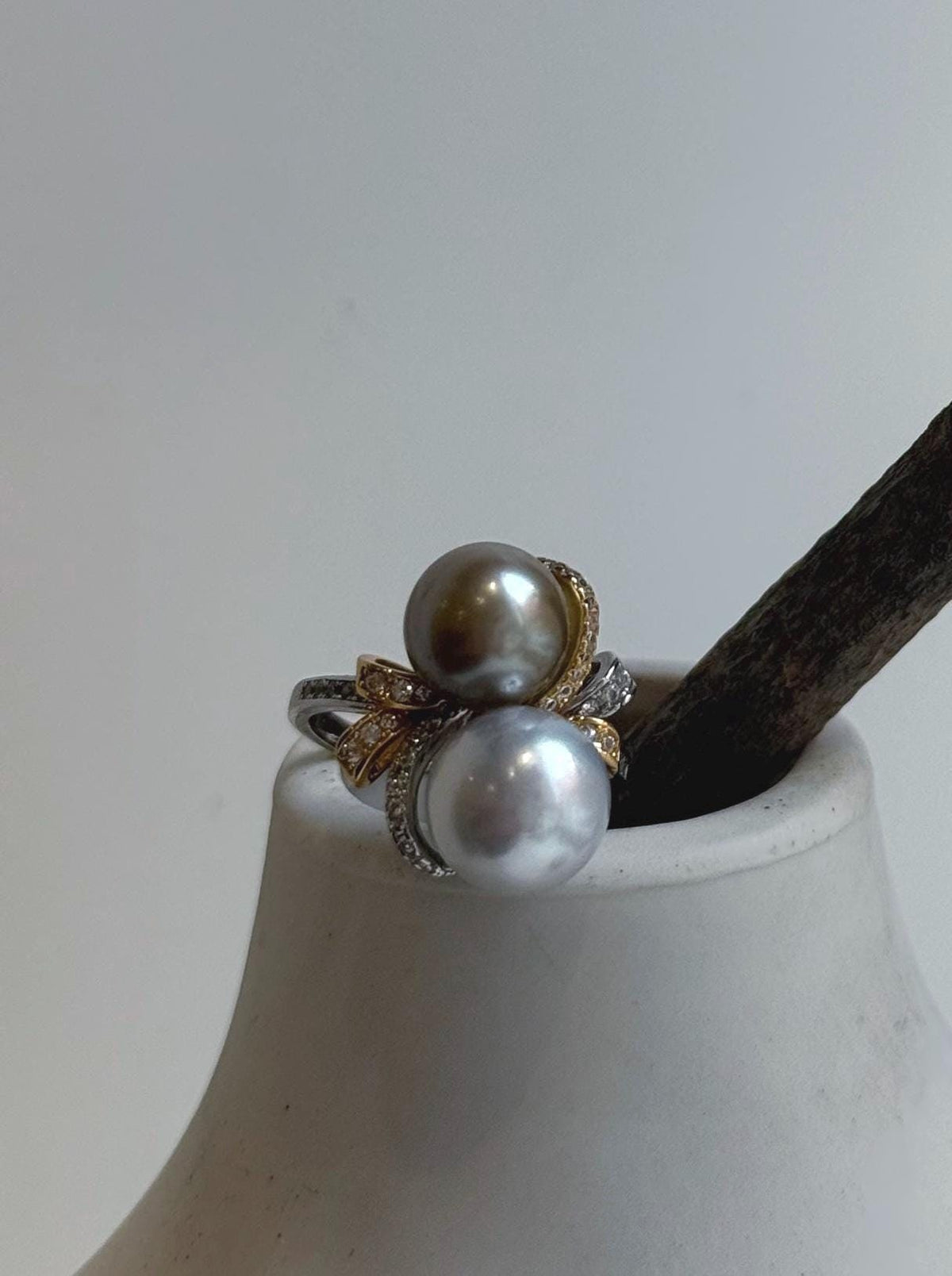 Double silver taupe Tahitian pearl floral ring in adjustable S925 sterling silver.
