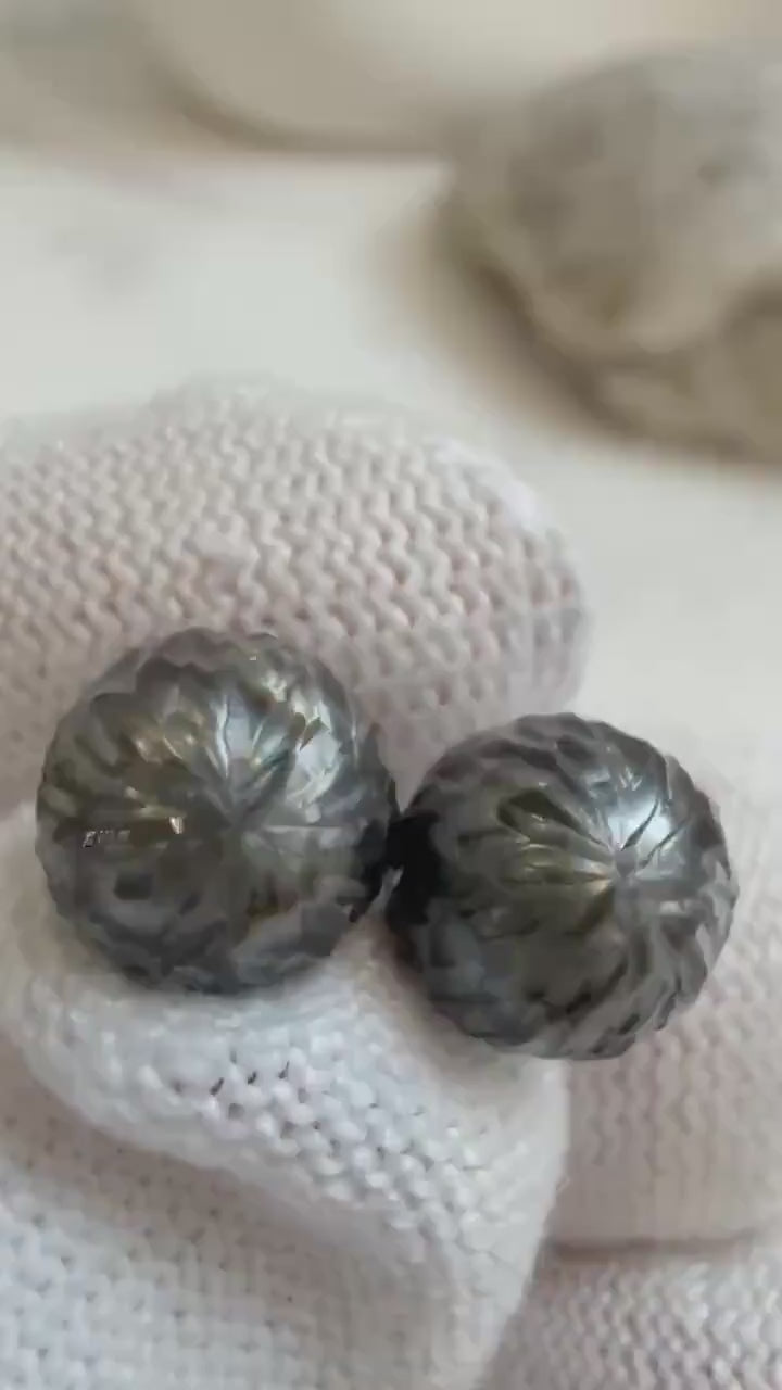 Elly’s 8.9mm Tahitian ocean Black Carved Pearls Earrings Studs: Extreme luster, S925 silver minimalist earrings studs.