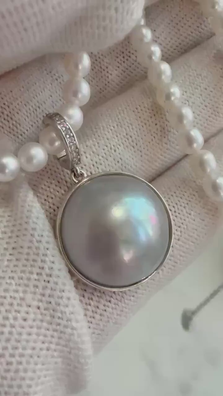 Elly’s DDP 18.8mm clean smooth extreme luster Mirrored Freshwater Blue silver Mabe Pearl S925 silver pendant with white pearl necklace set.