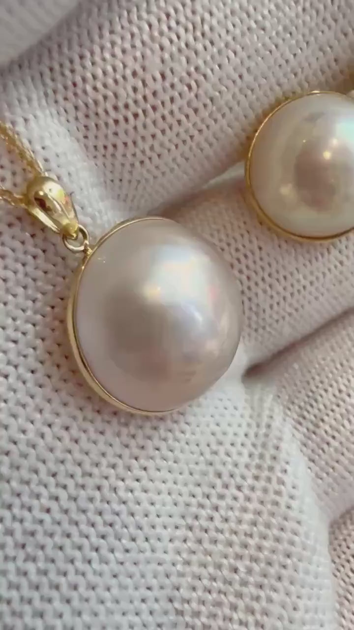 Elly’s DDP Au750 18K Gold 15mm 12.7mm clean smooth extreme luster Japanese Ocean Mabe ivory with pink hue Pearls pendant earrings
