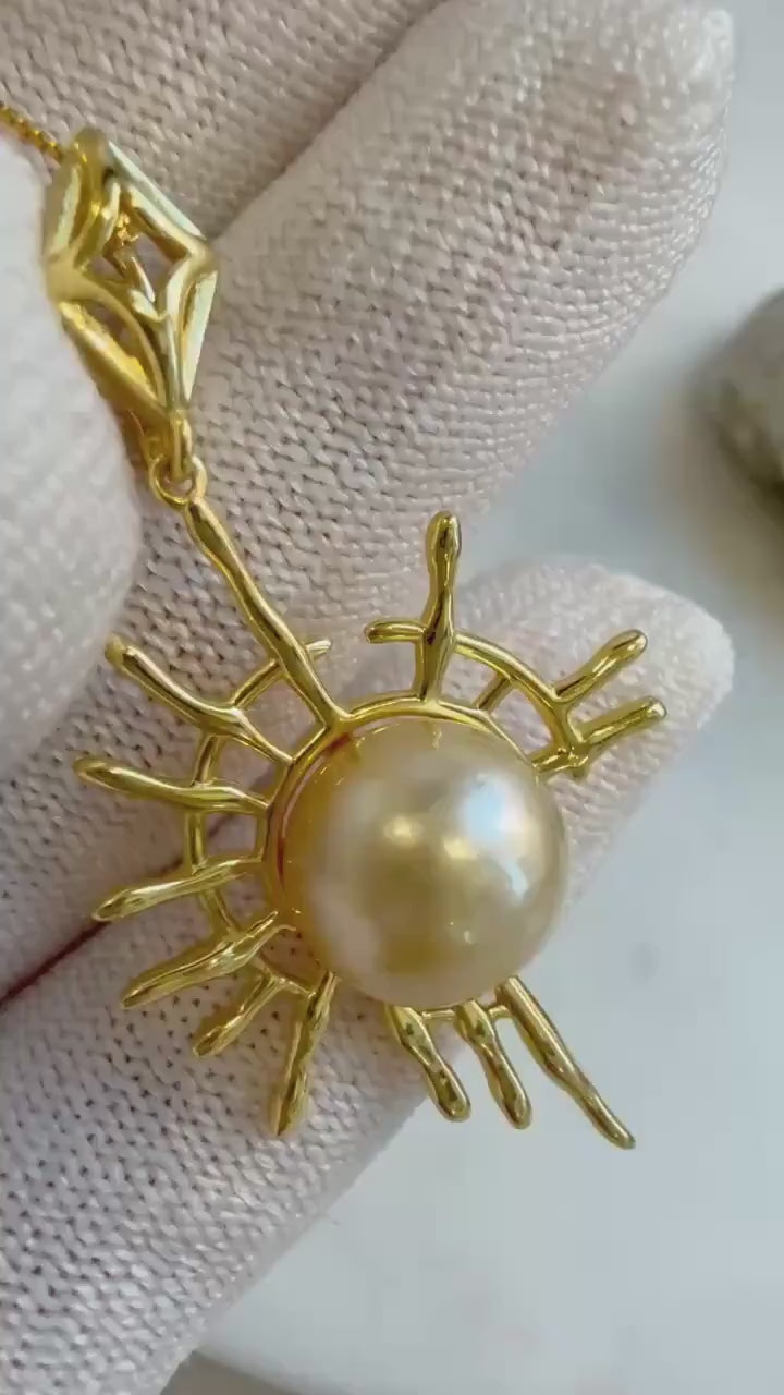 Elly’s 11.4mm South sea golden Pearl pendant: Extreme luster mirrored, ultra gold pearl, 4.9cm high, S925 silver Sun pendant chain set.