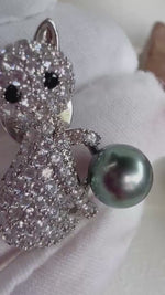Tahitian Ocean Pearl Cat Brooch Pendant 2in1: Extreme luster mirrored, 9.3mm peacock Green pearl, 3.2x3.2cm, S925 silver chain not included.