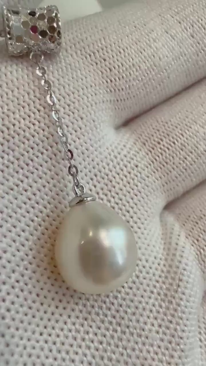 Elly’s Australian Ocean White Pearl Pendant: Extreme luster mirrored effect, 11.1mm, 4cm high, S925 silver cool pendant necklace set.
