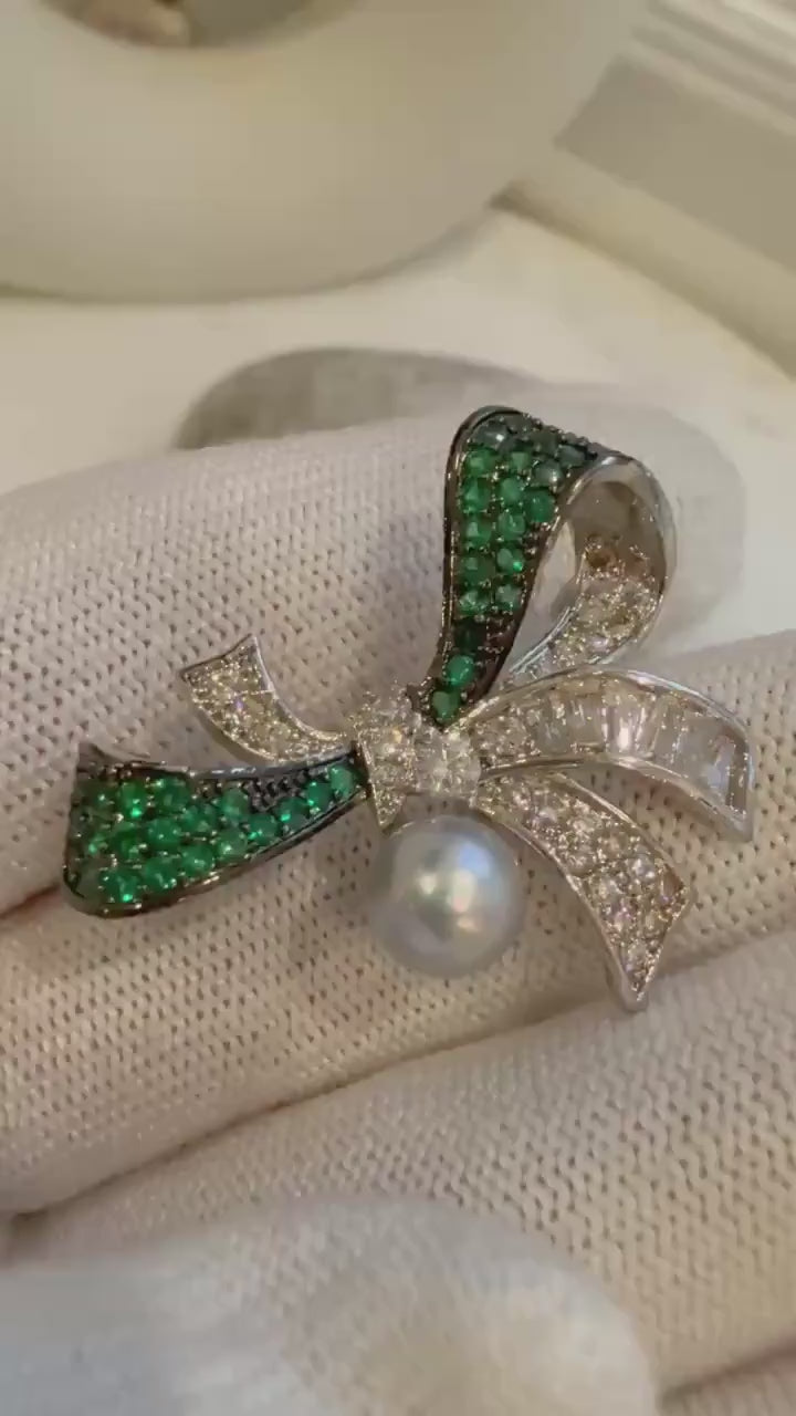 Elly’s Akoya ocean pearl Butterfly bow brooch: Extreme luster mirrored, 7mm.