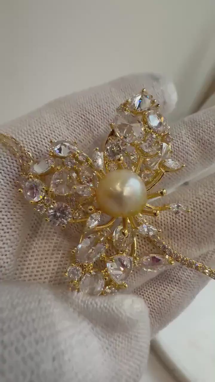 Elly’s South Sea Golden Pearl Floral Brooch Pendant 2in1: Strong luster, light gold pearl, 9.8mm, s925 silver chain for seperate purchase.