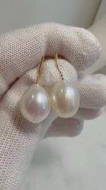 Elly’s Au750 18K Gold Australian Ocean White Pearls Earrings Chandeliers: Extreme luster mirrored effect, 10.4x13mm Drop, 2.5cm high.