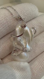 Elly’s Insale White Iridescent baroque pearl Pendant: Extreme luster, 15.6x29mm, 3.8cm high, S925 silver Floral pendant chain necklace set.
