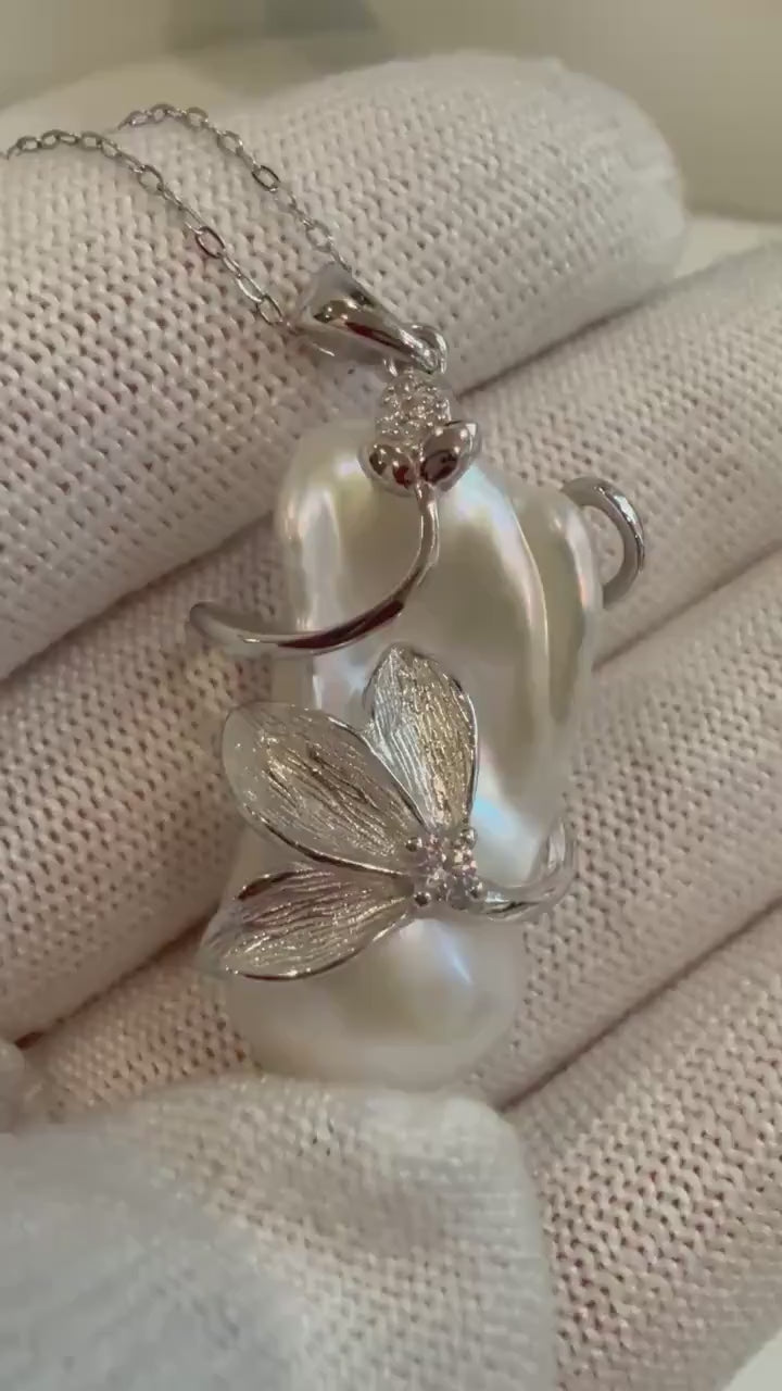 Elly’s Insale White Iridescent baroque pearl Pendant: Extreme luster, 15.6x29mm, 3.8cm high, S925 silver Floral pendant chain necklace set.