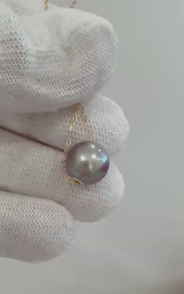 Elly’s Au750 18K gold strong luster round floating pink Lavender pearl pendants gold edge Unique Gift for her for anniversary. 10.2mm