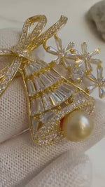 Elly’s South sea golden pearl Christmas Bell brooch: Extreme luster mirrored, 9.5mm, 5x4.2cm.