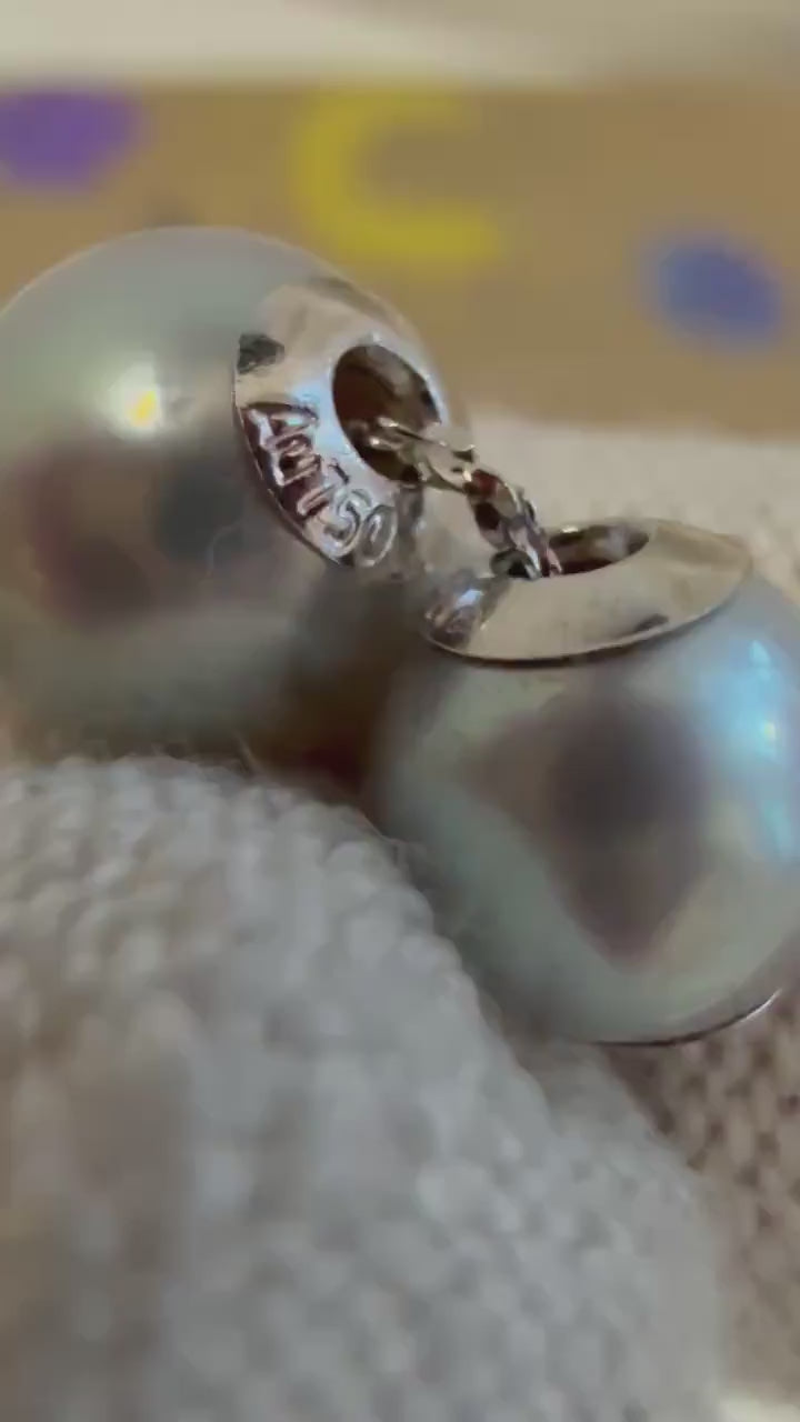 Double Au750 18k Gold Akoya Ocean silver blue Round Pearls Floating pendant silver chain Classic Necklace for her birthday gift. 7.1-8.4mm