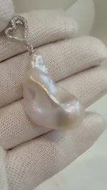 Elly’s 17.4x32mm white baroque pearl heart pendant: Extreme luster, s925 silver chain set. Pearl jewelry idea.