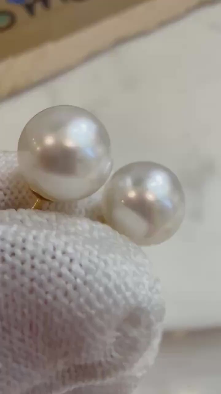 Elly’s Au750 18K Gold Australian Cold White Ocean Pearls Earrings Studs: Extreme luster, 9.6mm, Super smooth and clean. DDP No tariffs.