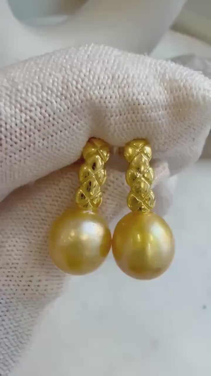 Elly’s 10.6mm South sea ultra golden ocean Pearls Earrings: Extreme luster mirrored, 2.3cm high, S925 silver cool earrings.