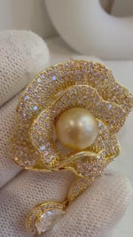 Elly’s South Sea ultra Golden Ocean Pearl Brooch Pendant 2in1: Extreme luster 9.4mm, 3.5x5.4cm, s925 silver chain not included.
