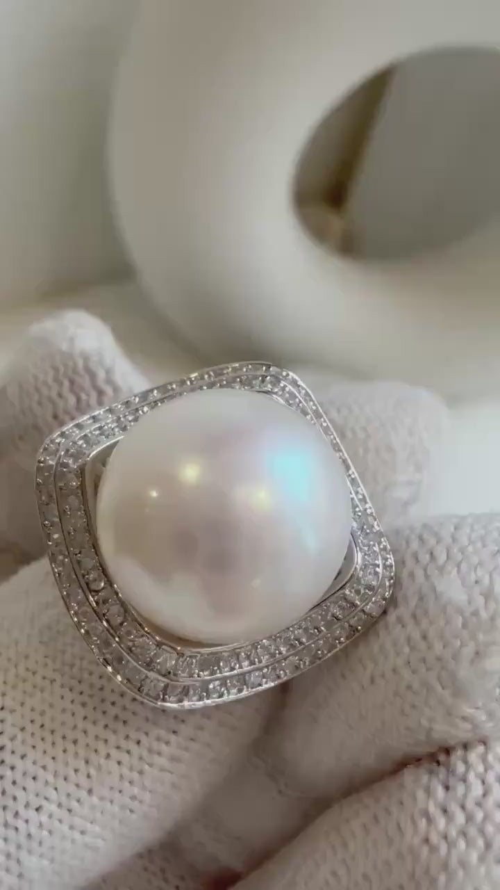 Elly’s 13.6mm Freshwater Edison cold white round pearl Ring:  Extreme luster mirrored, S925 silver adjustable ring. Pearl Jewelry Idea.
