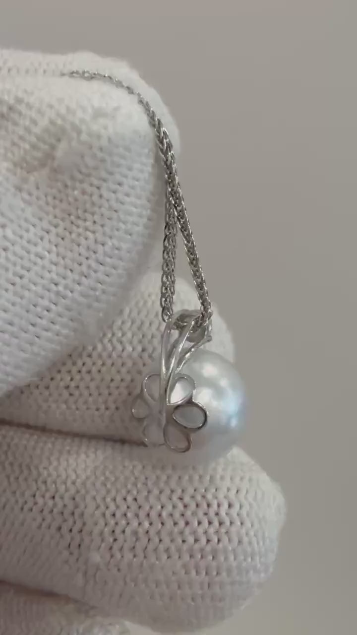 Au750 18K white Gold Australian Ocean white Pearl strong luster Classic pendant silver chain Classic Necklace unique gift for her. 9.8mm