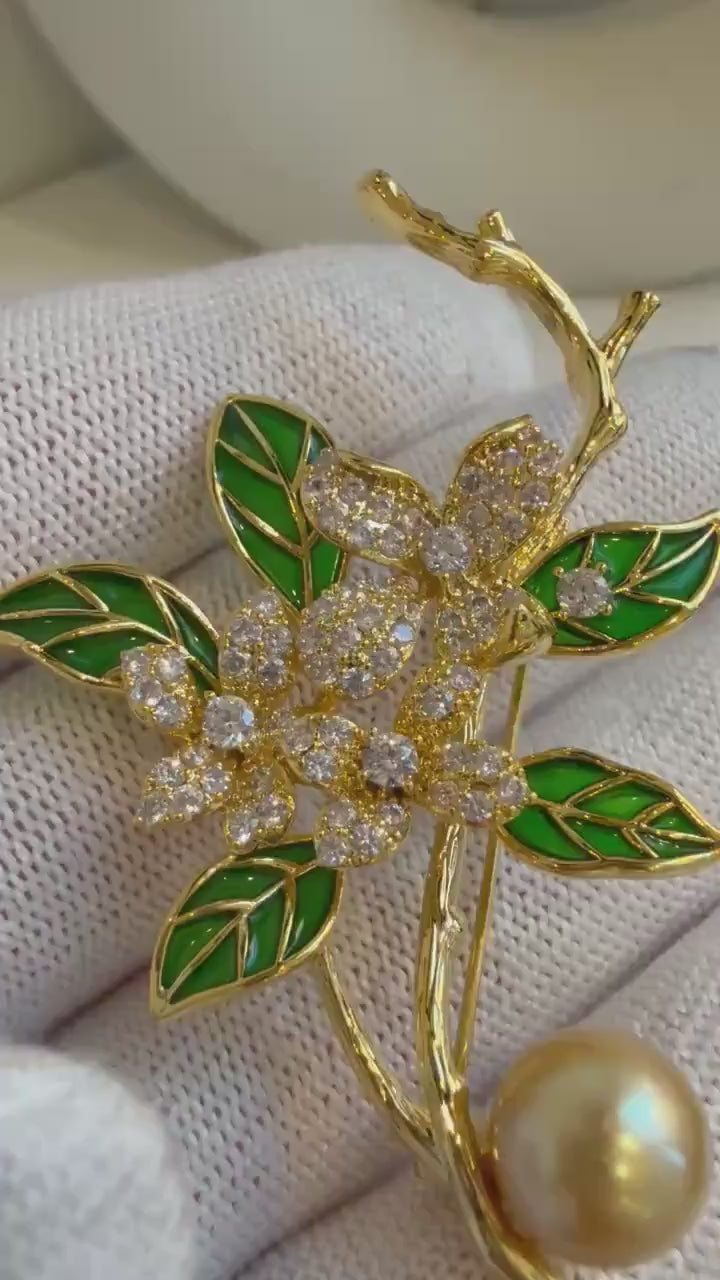 Elly’s Edison Golden pearl Floral brooch: Extreme luster mirrored,9.4mm,4.1x6.2cm. Pearl jewelry idea