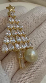 Elly’s South sea golden pearl brooch: Extreme luster mirrored effect, 9.6mm, light gold pearl. Christmas Brooch.