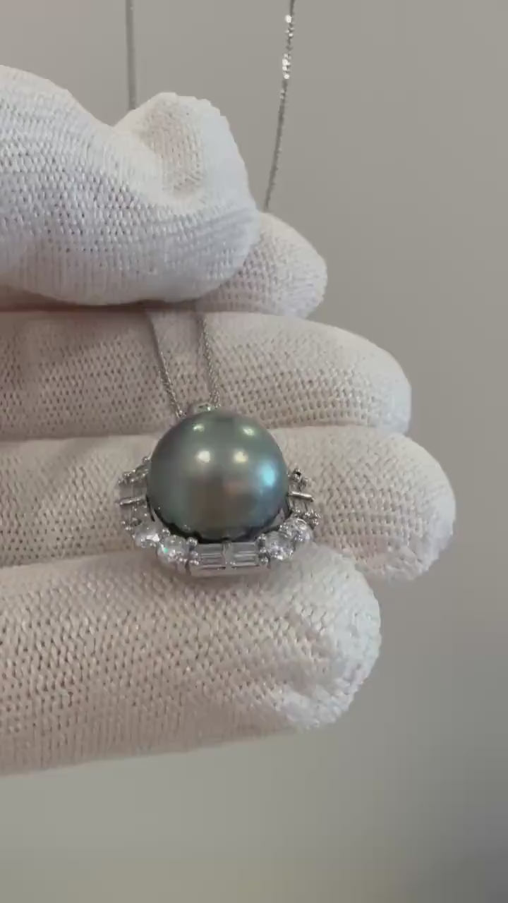 Exceptional Elegant Tahitian Green platinum Pearl openable pendant free adjustable chain vintage Necklace unique gift for her. 11.5mm.